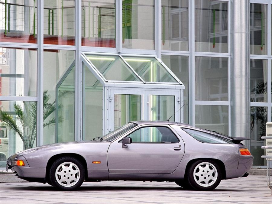  Porsche 928 S4 1986 года  (фото 4 из 11)